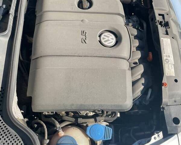 Серый Фольксваген Битл, объемом двигателя 2.5 л и пробегом 151 тыс. км за 11000 $, фото 6 на Automoto.ua