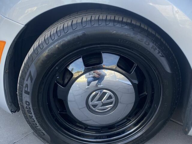 Серый Фольксваген Битл, объемом двигателя 2.5 л и пробегом 160 тыс. км за 9500 $, фото 23 на Automoto.ua