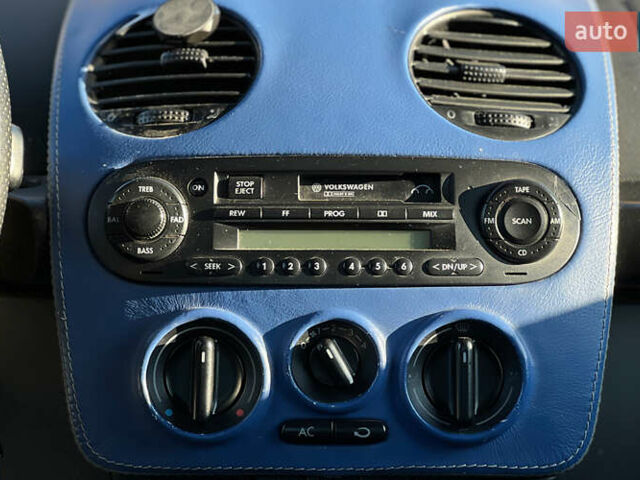 Синий Фольксваген Битл, объемом двигателя 1.98 л и пробегом 120 тыс. км за 5750 $, фото 12 на Automoto.ua