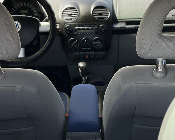 Синий Фольксваген Битл, объемом двигателя 2 л и пробегом 190 тыс. км за 4900 $, фото 11 на Automoto.ua