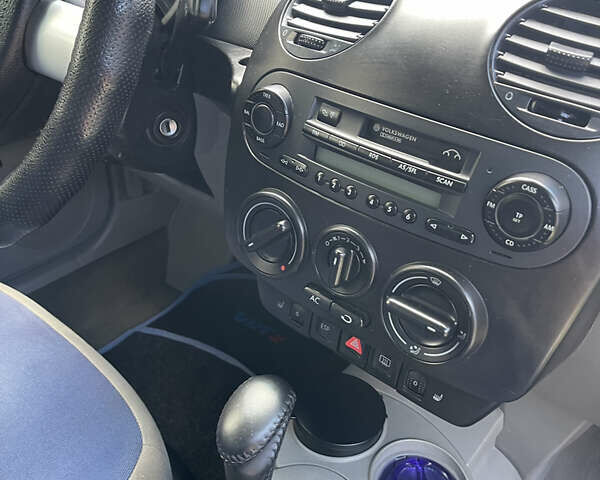 Синий Фольксваген Битл, объемом двигателя 2 л и пробегом 190 тыс. км за 4900 $, фото 16 на Automoto.ua