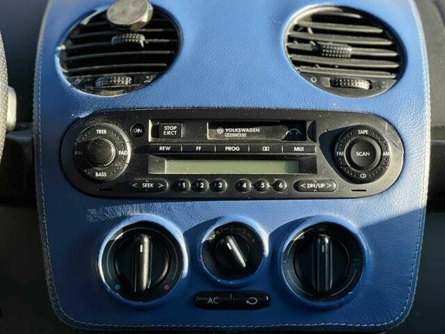 Синій Фольксваген Бітл, об'ємом двигуна 2 л та пробігом 120 тис. км за 5750 $, фото 12 на Automoto.ua