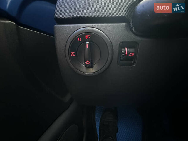 Синий Фольксваген Битл, объемом двигателя 1.8 л и пробегом 211 тыс. км за 4500 $, фото 36 на Automoto.ua