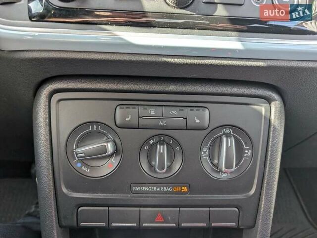 Синий Фольксваген Битл, объемом двигателя 1.8 л и пробегом 131 тыс. км за 13999 $, фото 16 на Automoto.ua