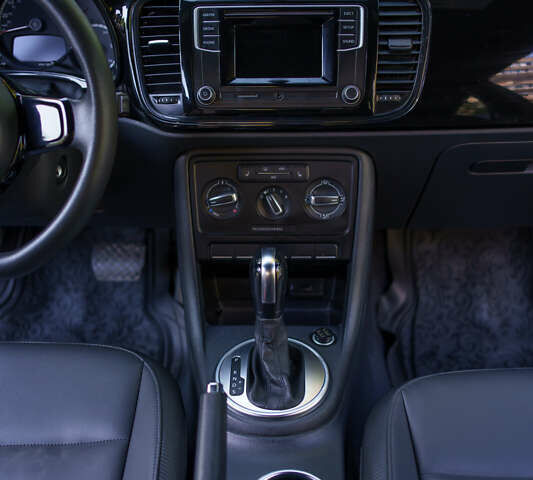 Синий Фольксваген Битл, объемом двигателя 1.8 л и пробегом 160 тыс. км за 12000 $, фото 38 на Automoto.ua