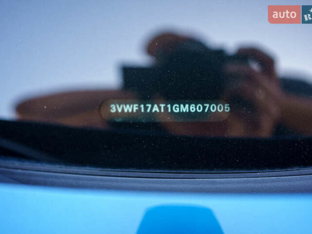 Синий Фольксваген Битл, объемом двигателя 1.8 л и пробегом 160 тыс. км за 12000 $, фото 16 на Automoto.ua