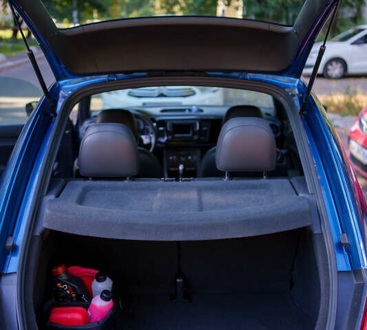 Синий Фольксваген Битл, объемом двигателя 1.8 л и пробегом 160 тыс. км за 12000 $, фото 32 на Automoto.ua