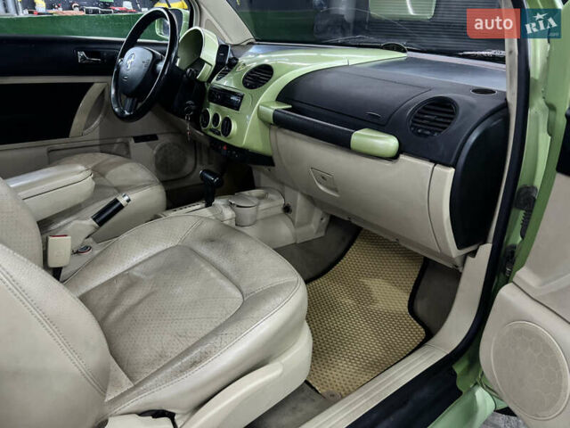 Зелений Фольксваген Бітл, об'ємом двигуна 2 л та пробігом 180 тис. км за 3990 $, фото 23 на Automoto.ua