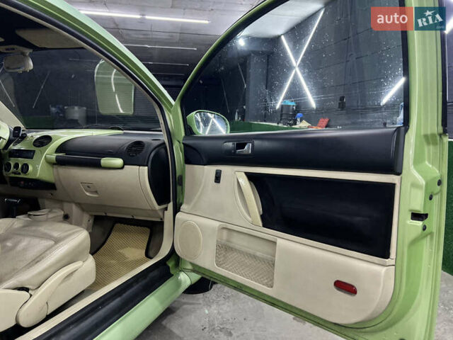 Зелений Фольксваген Бітл, об'ємом двигуна 2 л та пробігом 180 тис. км за 3990 $, фото 27 на Automoto.ua