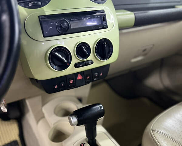 Зелений Фольксваген Бітл, об'ємом двигуна 2 л та пробігом 180 тис. км за 3990 $, фото 20 на Automoto.ua