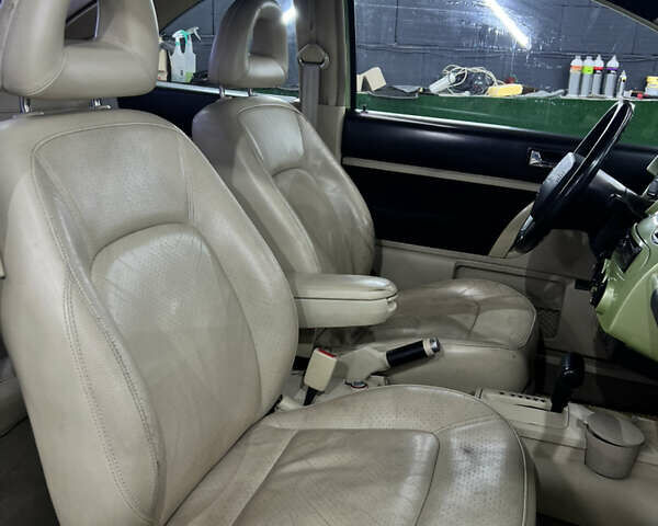 Зелений Фольксваген Бітл, об'ємом двигуна 2 л та пробігом 180 тис. км за 3990 $, фото 24 на Automoto.ua