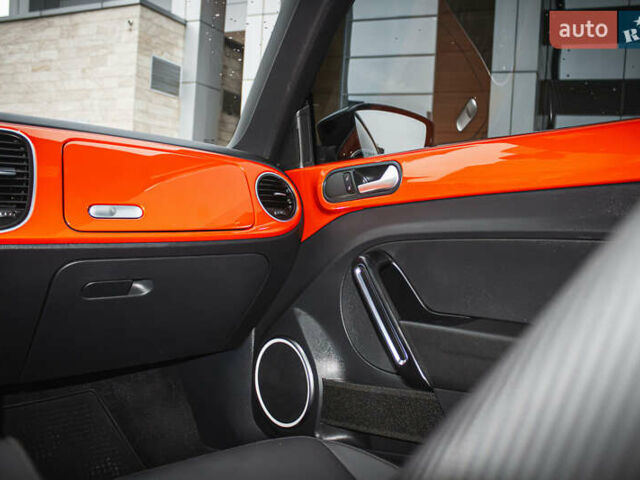 Оранжевый Фольксваген Битл, объемом двигателя 1.8 л и пробегом 60 тыс. км за 13800 $, фото 24 на Automoto.ua