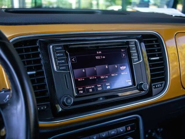 Оранжевый Фольксваген Битл, объемом двигателя 2 л и пробегом 34 тыс. км за 11000 $, фото 6 на Automoto.ua