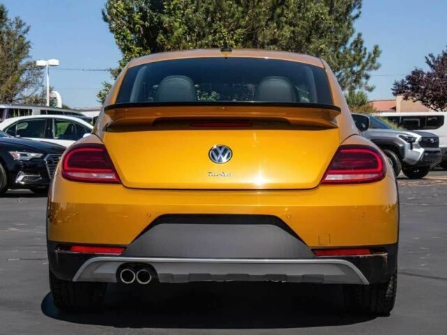 Оранжевый Фольксваген Битл, объемом двигателя 2 л и пробегом 34 тыс. км за 11000 $, фото 4 на Automoto.ua