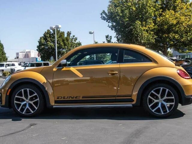 Оранжевый Фольксваген Битл, объемом двигателя 2 л и пробегом 34 тыс. км за 11000 $, фото 3 на Automoto.ua