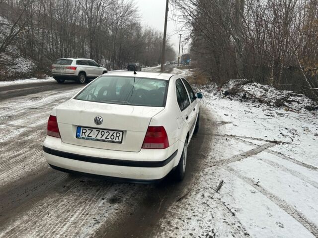 Фольксваген Бора 1999 у Краматорске на Automoto.ua Білий Фольксваген Бора, об'ємом двигуна 1.9 л та пробігом 300 тис. км за 2200 $, фото 1 на Automoto.ua