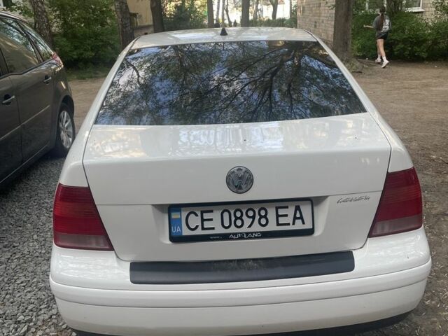 Белый Фольксваген Бора, объемом двигателя 1.6 л и пробегом 170 тыс. км за 3800 $, фото 1 на Automoto.ua