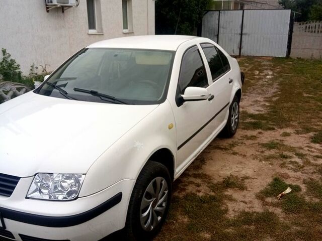 Белый Фольксваген Бора, объемом двигателя 1.6 л и пробегом 240 тыс. км за 3850 $, фото 8 на Automoto.ua