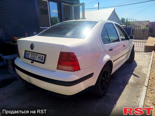 Белый Фольксваген Бора, объемом двигателя 1.6 л и пробегом 345 тыс. км за 3550 $, фото 1 на Automoto.ua