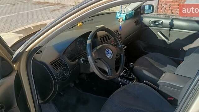 Бежевый Фольксваген Бора, объемом двигателя 1.6 л и пробегом 280 тыс. км за 3400 $, фото 4 на Automoto.ua