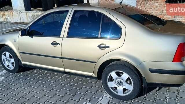 Бежевый Фольксваген Бора, объемом двигателя 1.6 л и пробегом 280 тыс. км за 3400 $, фото 1 на Automoto.ua