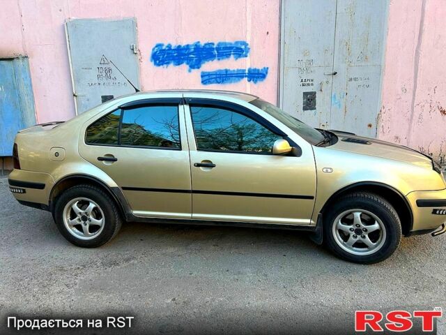 Фольксваген Бора 2002 в Каменское - Днепродзержинск на Automoto.ua Бежевый Фольксваген Бора, объемом двигателя 1.6 л и пробегом 290 тыс. км за 4000 $, фото 3 на Automoto.ua