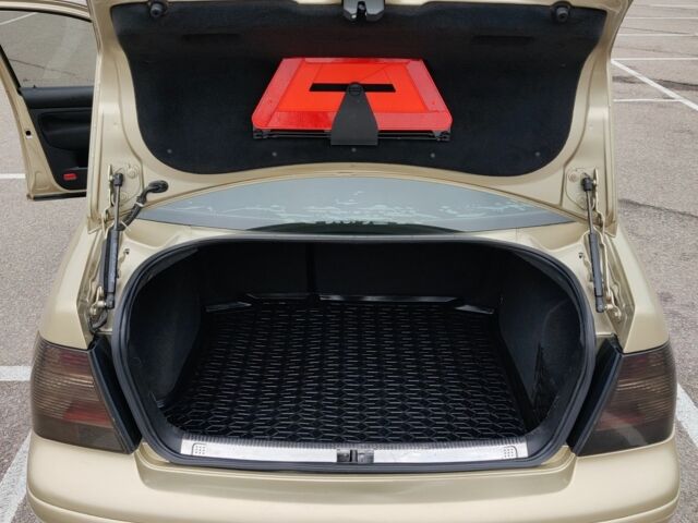 Бежевый Фольксваген Бора, объемом двигателя 1.6 л и пробегом 275 тыс. км за 3700 $, фото 12 на Automoto.ua