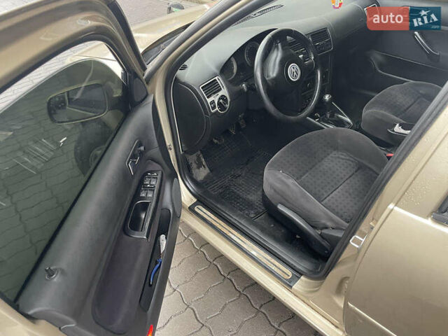 Бежевий Фольксваген Бора, об'ємом двигуна 1.6 л та пробігом 300 тис. км за 3200 $, фото 8 на Automoto.ua
