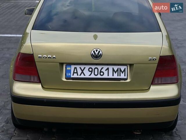 Бежевый Фольксваген Бора, объемом двигателя 2 л и пробегом 329 тыс. км за 3199 $, фото 4 на Automoto.ua