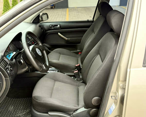 Бежевый Фольксваген Бора, объемом двигателя 1.6 л и пробегом 220 тыс. км за 5700 $, фото 49 на Automoto.ua