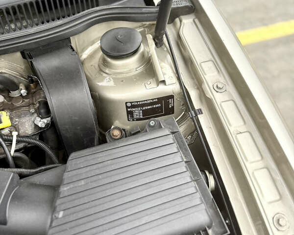 Бежевый Фольксваген Бора, объемом двигателя 1.6 л и пробегом 220 тыс. км за 5700 $, фото 82 на Automoto.ua