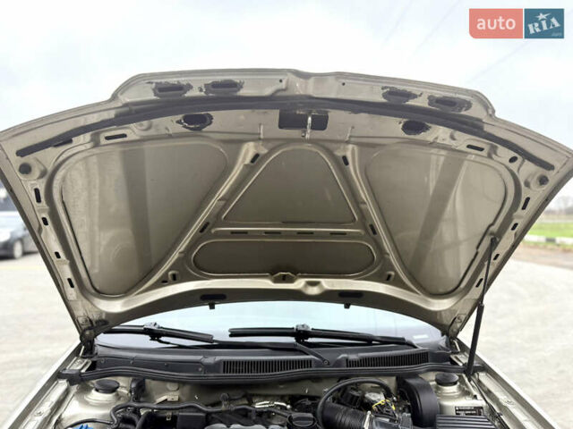 Бежевый Фольксваген Бора, объемом двигателя 1.6 л и пробегом 220 тыс. км за 5700 $, фото 79 на Automoto.ua