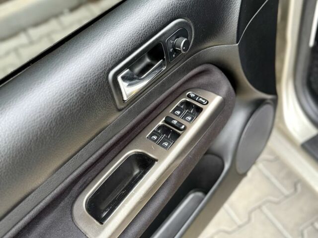 Бежевый Фольксваген Бора, объемом двигателя 1.6 л и пробегом 220 тыс. км за 5700 $, фото 17 на Automoto.ua