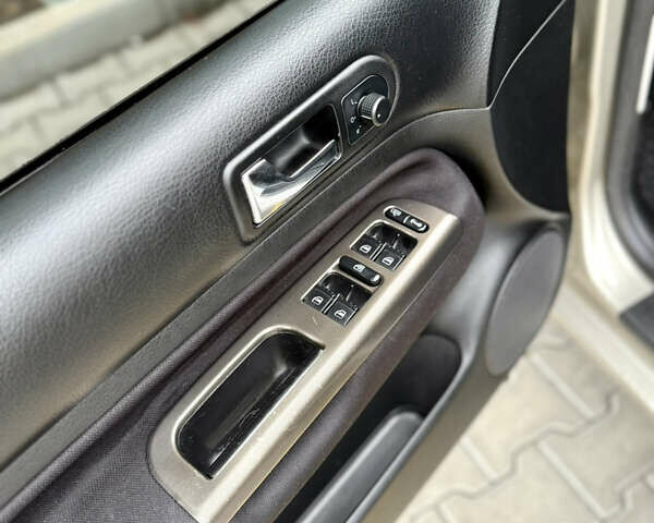 Бежевый Фольксваген Бора, объемом двигателя 1.6 л и пробегом 220 тыс. км за 5700 $, фото 51 на Automoto.ua