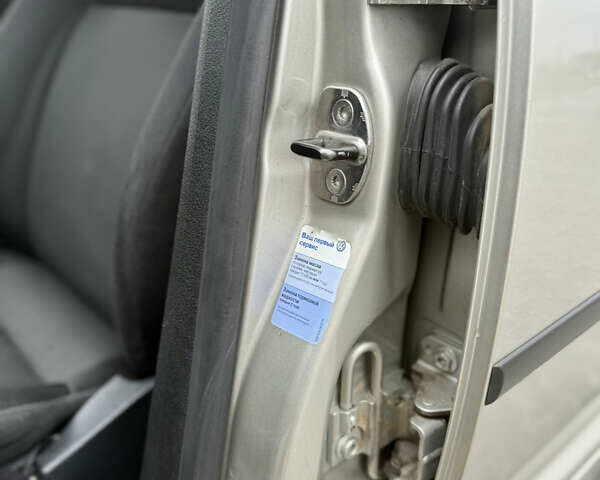 Бежевый Фольксваген Бора, объемом двигателя 1.6 л и пробегом 220 тыс. км за 5700 $, фото 75 на Automoto.ua