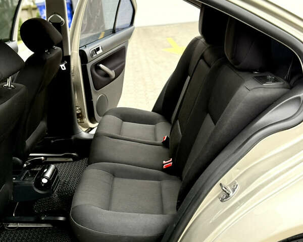 Бежевый Фольксваген Бора, объемом двигателя 1.6 л и пробегом 220 тыс. км за 5700 $, фото 57 на Automoto.ua