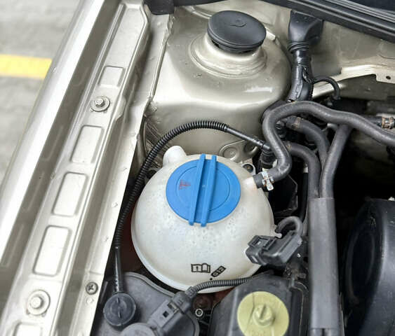 Бежевый Фольксваген Бора, объемом двигателя 1.6 л и пробегом 220 тыс. км за 5700 $, фото 81 на Automoto.ua