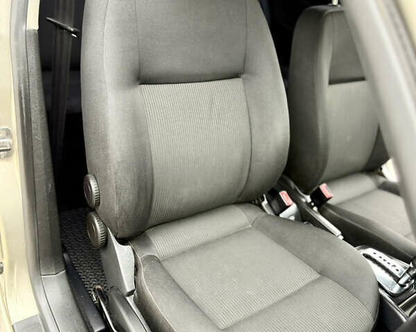 Бежевый Фольксваген Бора, объемом двигателя 1.6 л и пробегом 220 тыс. км за 5700 $, фото 54 на Automoto.ua