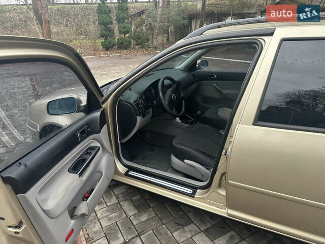 Бежевий Фольксваген Бора, об'ємом двигуна 1.98 л та пробігом 315 тис. км за 2999 $, фото 18 на Automoto.ua