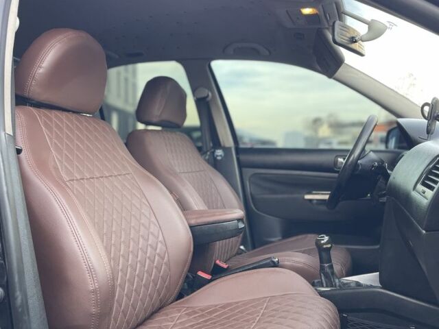 Чорний Фольксваген Бора, об'ємом двигуна 2 л та пробігом 380 тис. км за 2999 $, фото 5 на Automoto.ua