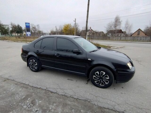 Черный Фольксваген Бора, объемом двигателя 1.6 л и пробегом 374 тыс. км за 3500 $, фото 1 на Automoto.ua