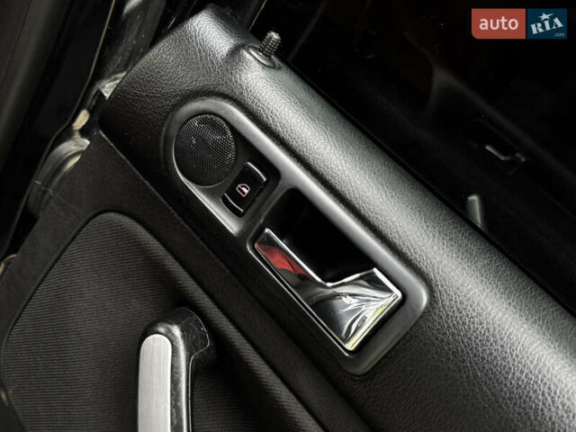 Черный Фольксваген Бора, объемом двигателя 2.3 л и пробегом 296 тыс. км за 3250 $, фото 46 на Automoto.ua