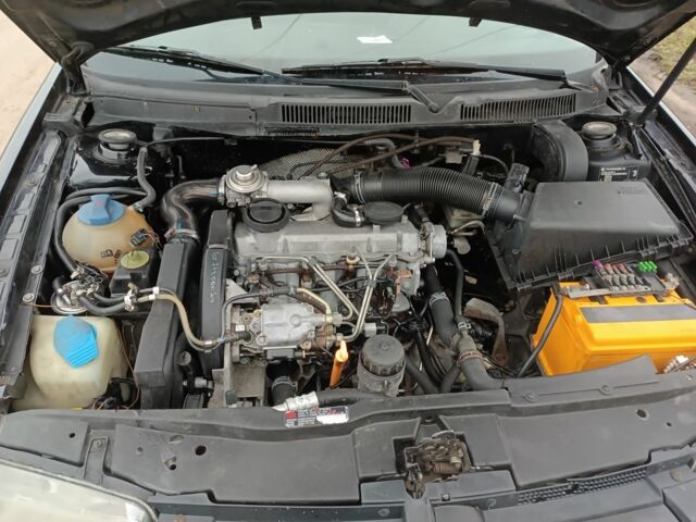 Чорний Фольксваген Бора, об'ємом двигуна 0 л та пробігом 428 тис. км за 1900 $, фото 1 на Automoto.ua