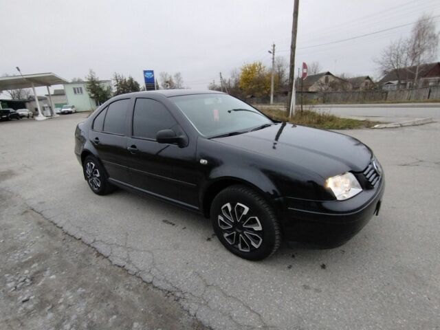 Черный Фольксваген Бора, объемом двигателя 1.6 л и пробегом 374 тыс. км за 3500 $, фото 2 на Automoto.ua