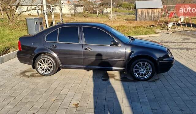 Черный Фольксваген Бора, объемом двигателя 2.33 л и пробегом 395 тыс. км за 3550 $, фото 11 на Automoto.ua