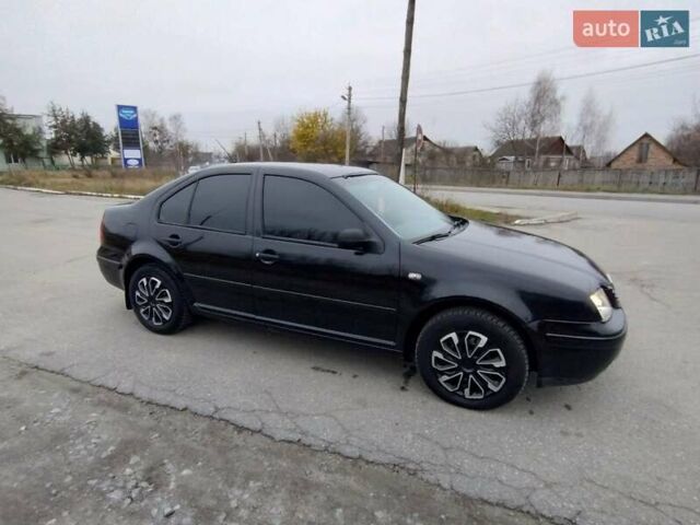 Черный Фольксваген Бора, объемом двигателя 1.6 л и пробегом 375 тыс. км за 3500 $, фото 6 на Automoto.ua