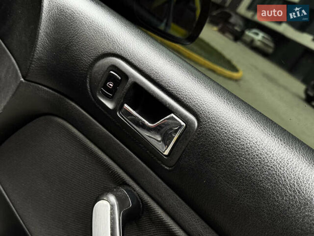 Черный Фольксваген Бора, объемом двигателя 2.3 л и пробегом 296 тыс. км за 3250 $, фото 41 на Automoto.ua