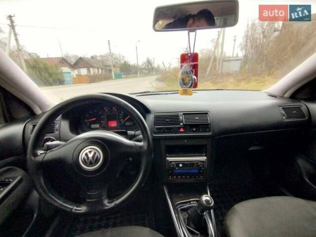Черный Фольксваген Бора, объемом двигателя 1.6 л и пробегом 375 тыс. км за 3500 $, фото 12 на Automoto.ua