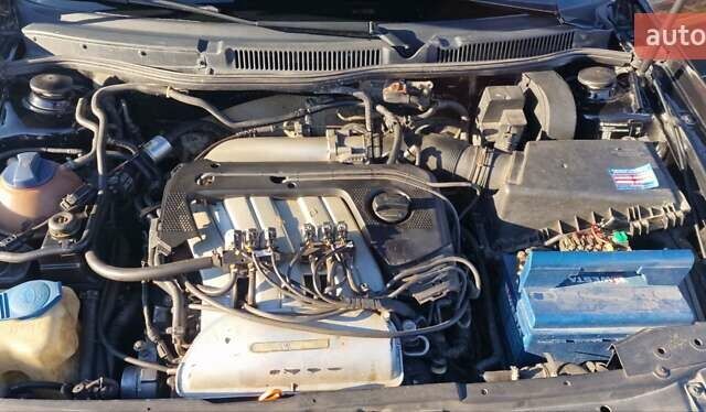 Черный Фольксваген Бора, объемом двигателя 2.33 л и пробегом 395 тыс. км за 3550 $, фото 47 на Automoto.ua