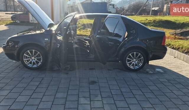 Черный Фольксваген Бора, объемом двигателя 2.33 л и пробегом 395 тыс. км за 3550 $, фото 40 на Automoto.ua